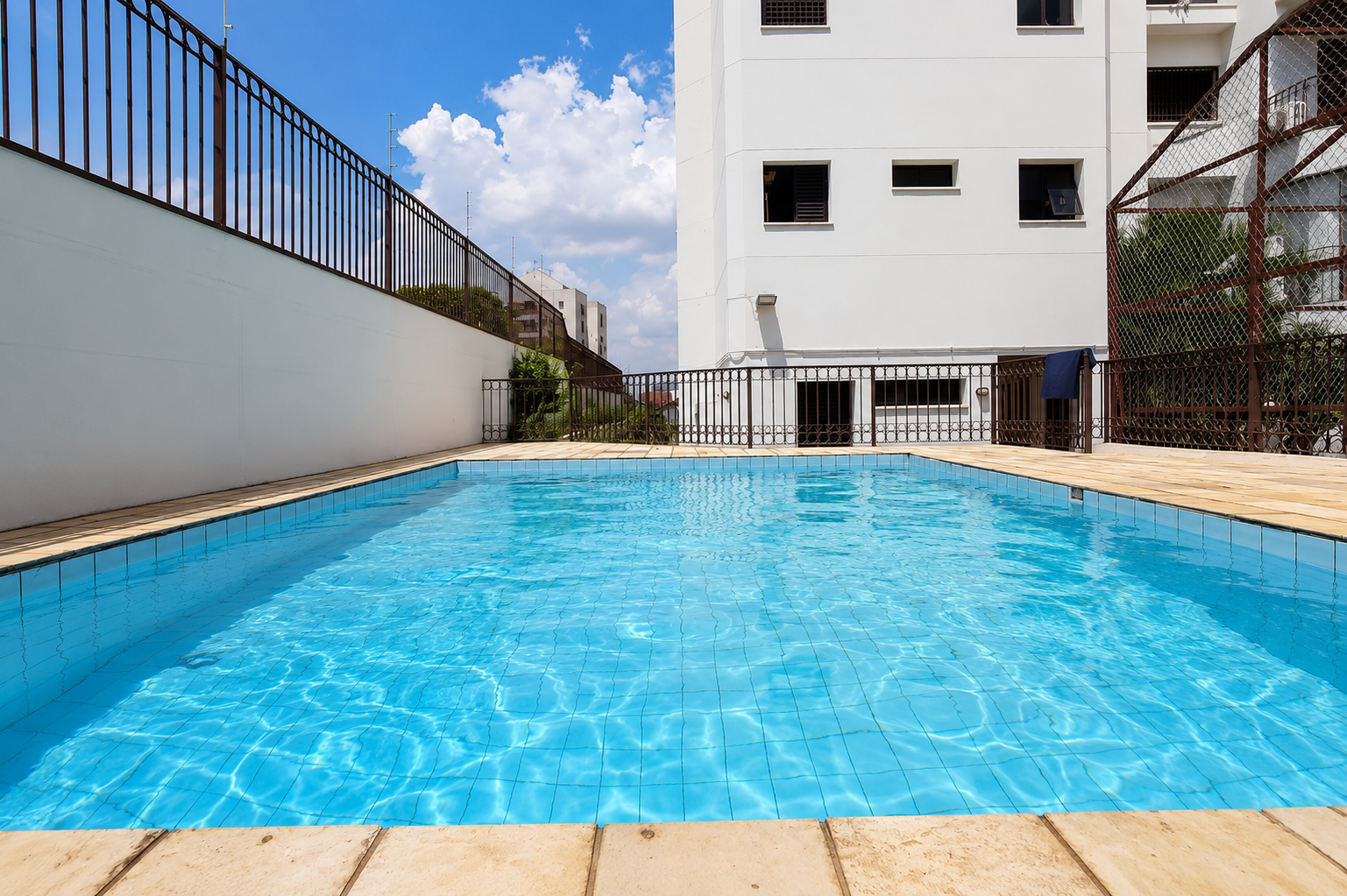 Piscina - Condominio Residencial Newcastle
